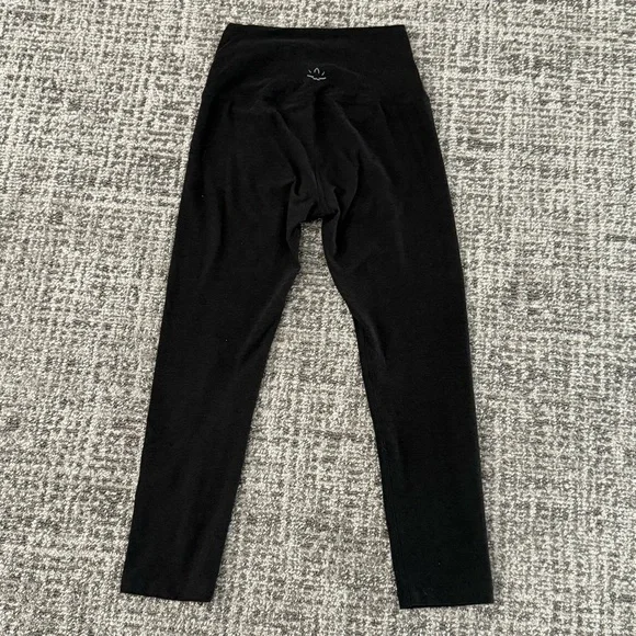 Beyond Yoga Spacedye High Waisted Capri Leggings - Picture 9 of 13